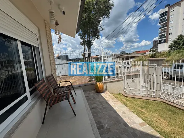 Casa com 513m² 4 quartos e 3 banheiros, à venda, no bairro lot. Girardi em Marau