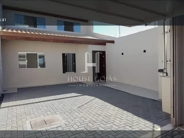 Casa 3 quartos e 3 banheiros, à venda, no bairro São Carlos em Anápolis