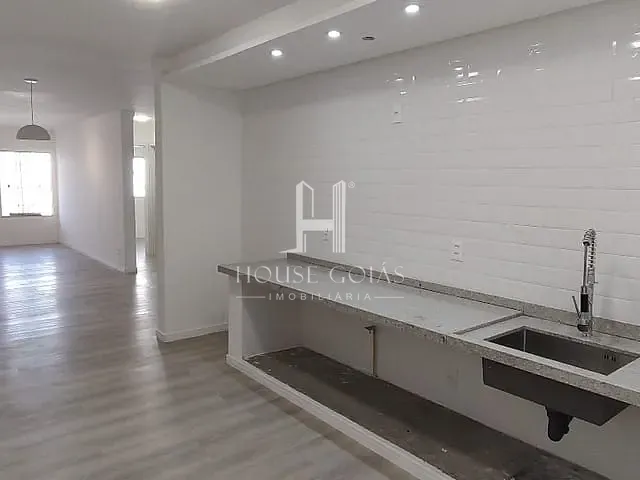 Casa 3 quartos e 3 banheiros, à venda, no bairro São Carlos em Anápolis