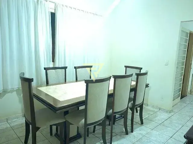 Casa com 250m² 4 quartos e 2 banheiros, à venda, no bairro Sumarezinho em Ribeirão Preto