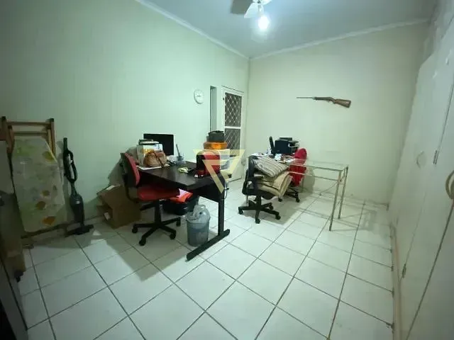 Casa com 250m² 4 quartos e 2 banheiros, à venda, no bairro Sumarezinho em Ribeirão Preto