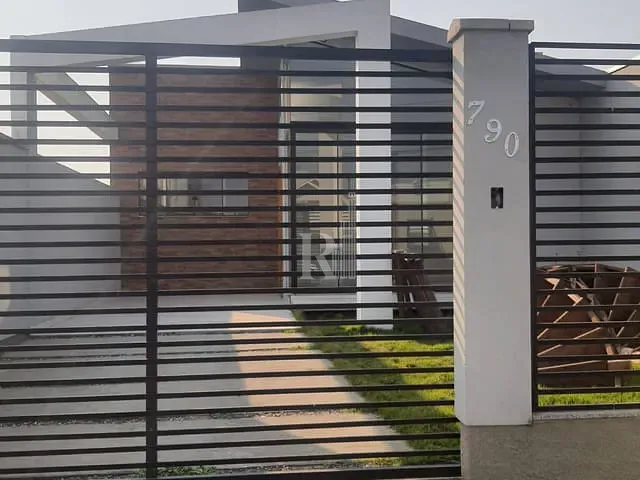 Casa 3 quartos e 2 banheiros, à venda, no bairro mata atlantica em Tijucas
