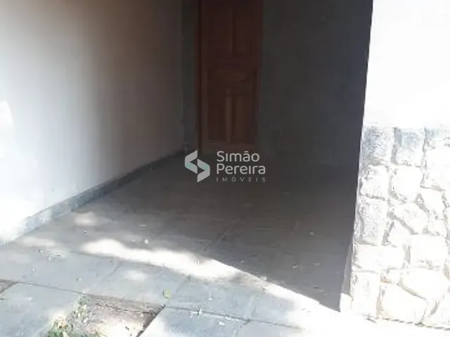 Casa com 190m² 6 quartos e 1 banheiro, à venda, no bairro Centro em Três Rios