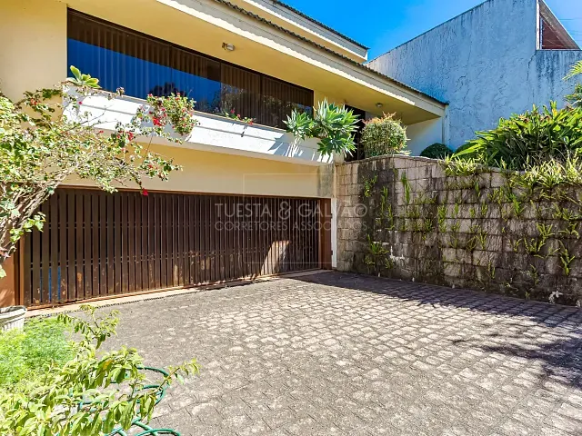 Casa com 528m² 4 quartos e 4 banheiros, à venda, no bairro Mercês em Curitiba