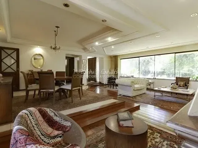 Casa com 528m² 4 quartos e 4 banheiros, à venda, no bairro Mercês em Curitiba