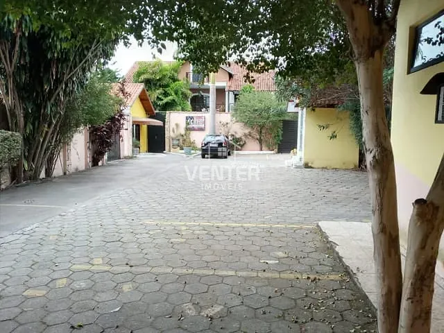 Casa com 1070m² 5 quartos e 6 banheiros, para alugar, no bairro Jardim Independência em Taubaté