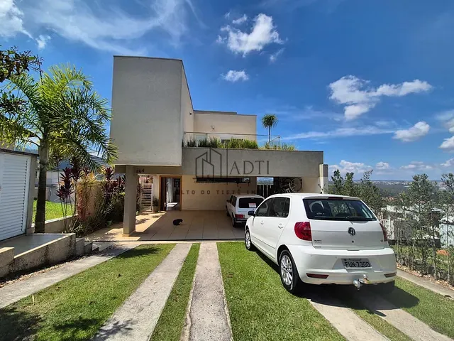 Casa 3 quartos e 4 banheiros, à venda, no bairro Fazenda Rodeio em Mogi das Cruzes
