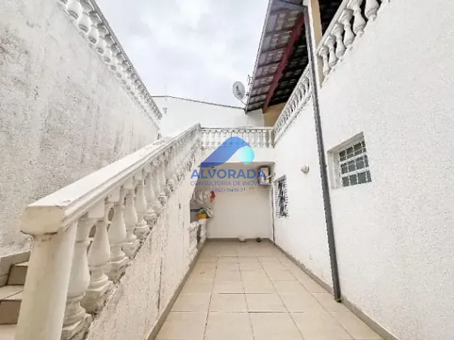 Casa 2 quartos e 3 banheiros, à venda, no bairro Jardim Torrão de Ouro em São José dos Campos