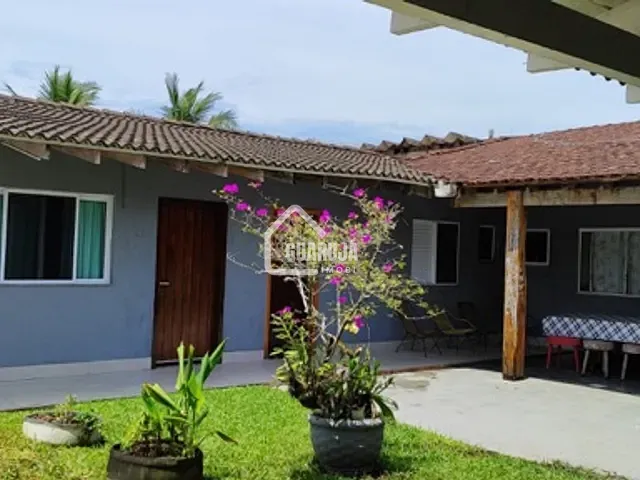 Casa com 300m² 3 quartos e 3 banheiros, à venda, no bairro Jardim Virgínia em Guarujá