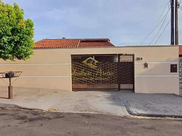 Casa com 310m² 3 quartos e 2 banheiros, à venda, no bairro Leonor em Londrina