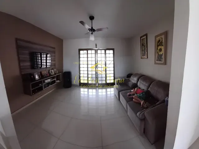Casa com 310m² 3 quartos e 2 banheiros, à venda, no bairro Leonor em Londrina