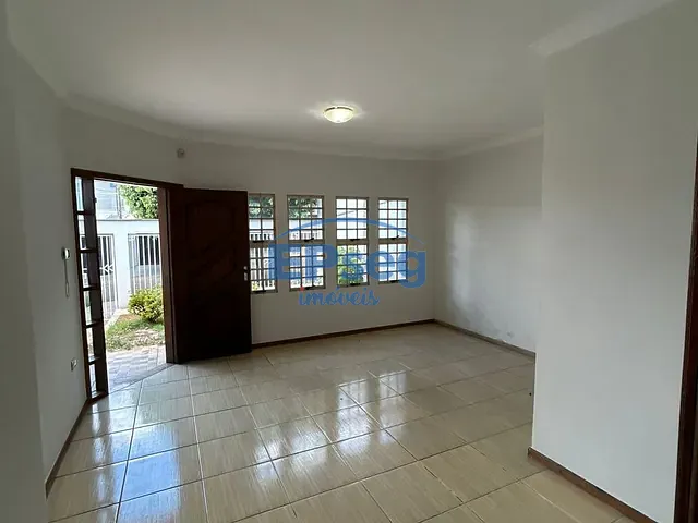 Casa com 250m² 3 quartos e 3 banheiros, à venda, no bairro Jardim Vale do Cedro em Londrina