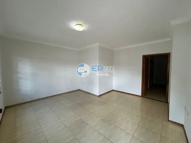 Casa com 250m² 3 quartos e 3 banheiros, à venda, no bairro Jardim Vale do Cedro em Londrina