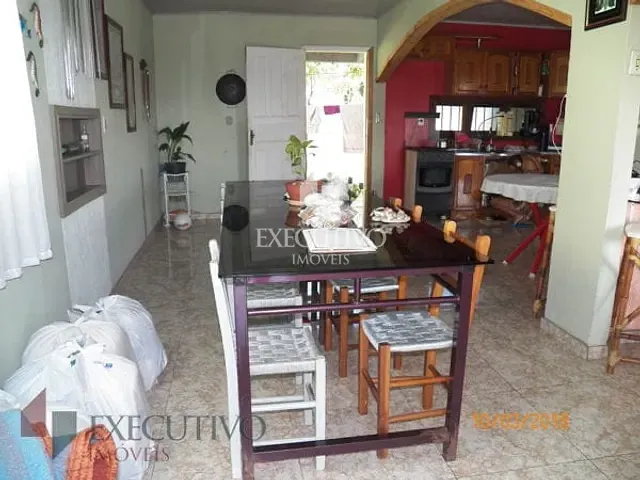 Casa com 470m² 4 quartos e 2 banheiros, à venda, no bairro Medianeira em Arroio do Meio