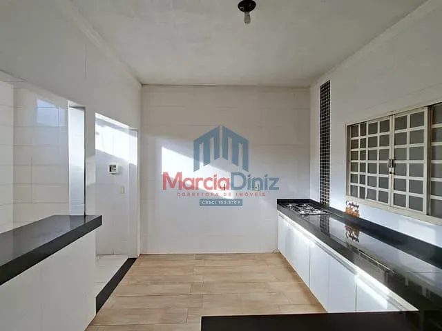 Casa com 200m² 2 quartos e 1 banheiro, à venda, no bairro Doutor Joaquim De Paula Ribeiro em Ituverava