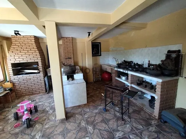 Casa com 178m² 3 quartos e 2 banheiros, à venda, no bairro Centro em Brasópolis