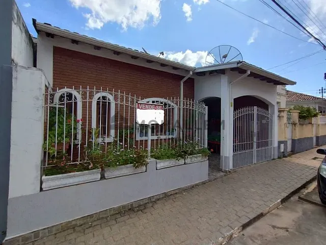 Casa com 178m² 3 quartos e 2 banheiros, à venda, no bairro Centro em Brasópolis