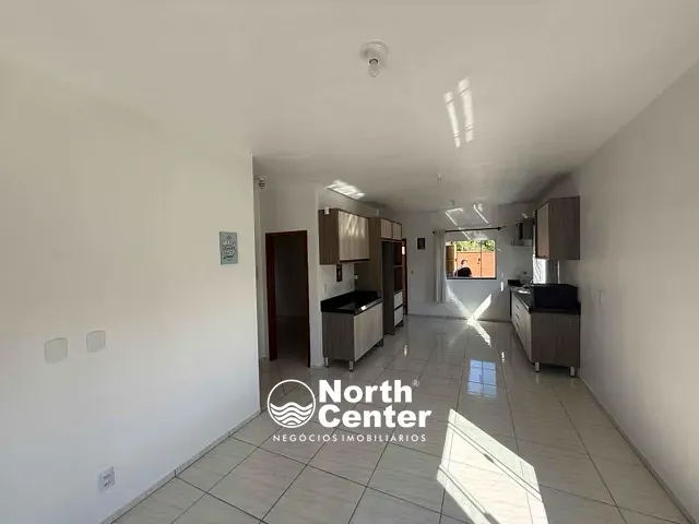 Casa 2 quartos e 1 banheiro, para alugar, no bairro Costeira em Balneário Barra do Sul