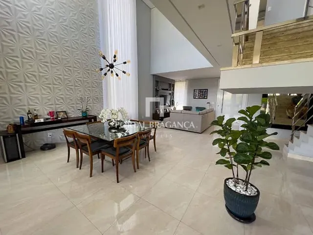 Casa com 450m² 4 quartos e 6 banheiros, à venda, no bairro Condomínio Residencial Campos do Conde em Bragança Paulista