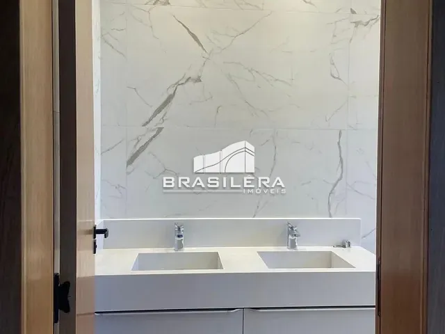 Casa com 157m² 3 quartos e 5 banheiros, à venda, no bairro Parqville Pinheiros em Aparecida de Goiânia