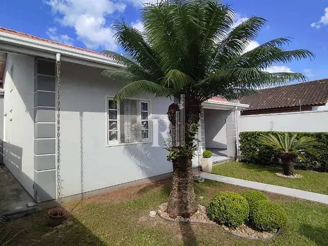 Casa 4 quartos e 2 banheiros, à venda, no bairro Centro em Tijucas