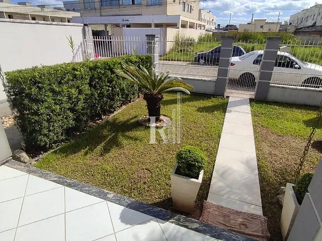 Casa 4 quartos e 2 banheiros, à venda, no bairro Centro em Tijucas