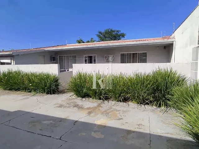 Casa 4 quartos e 2 banheiros, à venda, no bairro Centro em Tijucas