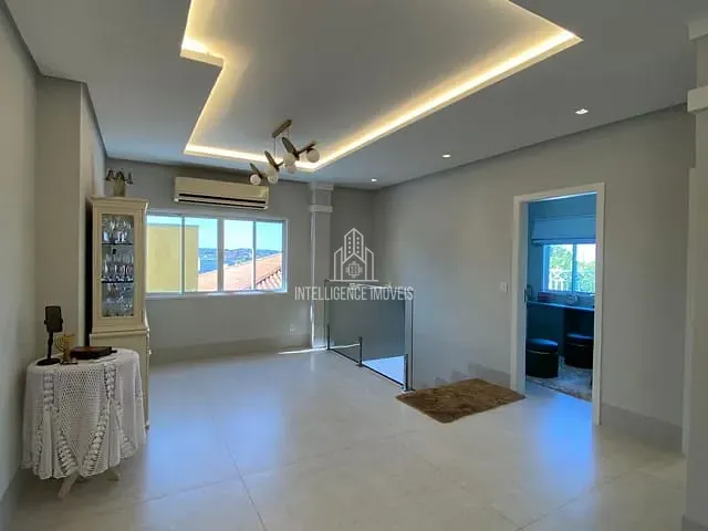 Casa com 570m² 4 quartos e 6 banheiros, à venda, no bairro Ribeirão do Lipa em Cuiabá