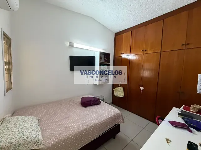 Casa com 250m² 3 quartos e 1 banheiro, à venda ou para alugar, no bairro Vila Betânia em São José dos Campos