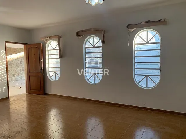 Casa com 290m², à venda, no bairro Vila das Jabuticabeiras em Taubaté