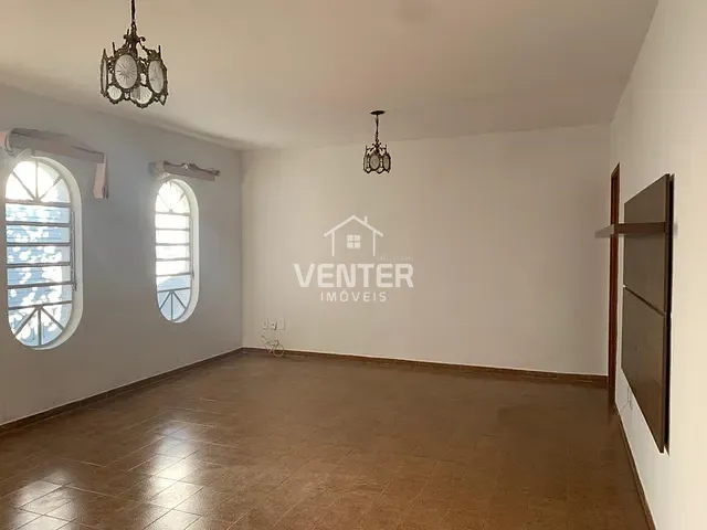 Casa com 290m², à venda, no bairro Vila das Jabuticabeiras em Taubaté