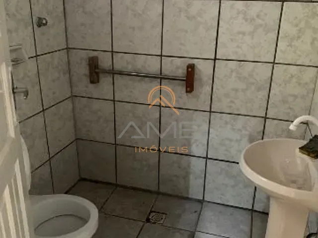 Casa 1 quarto e 1 banheiro, à venda ou para alugar, no bairro Centro em Pelotas