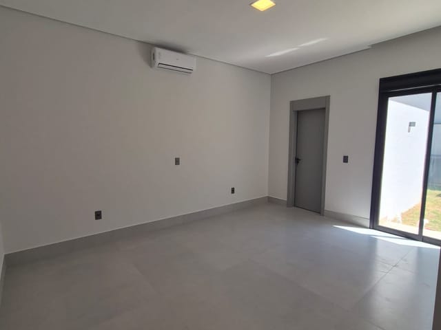 Casa com 300m² 3 quartos e 5 banheiros, à venda, no bairro Jardim Panorama em Indaiatuba