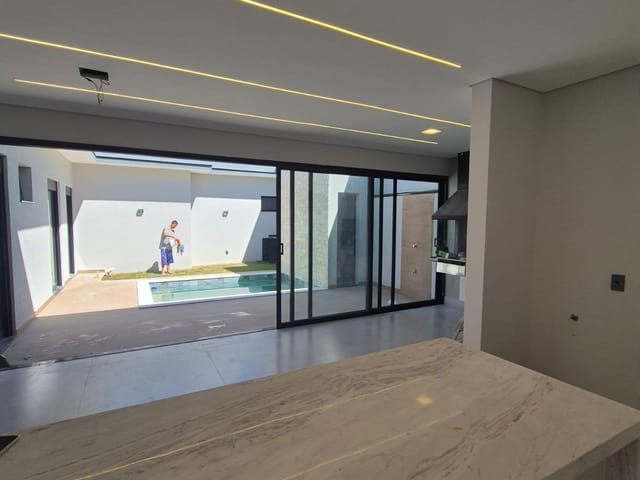 Casa com 300m² 3 quartos e 5 banheiros, à venda, no bairro Jardim Panorama em Indaiatuba