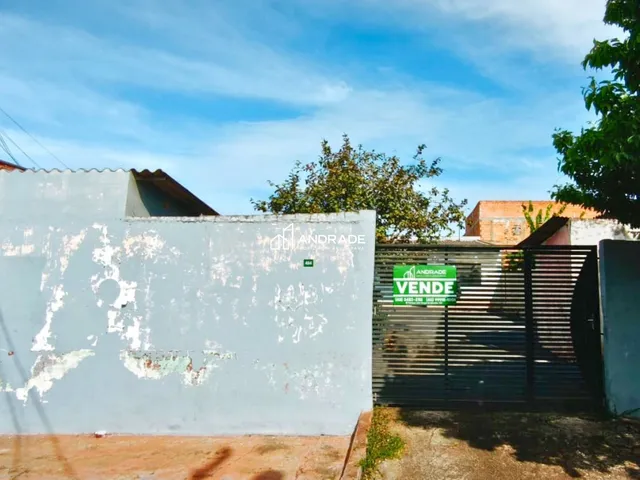 Casa com 228m² 2 quartos e 1 banheiro, à venda, no bairro Residencial Parque da Raposa em Apucarana