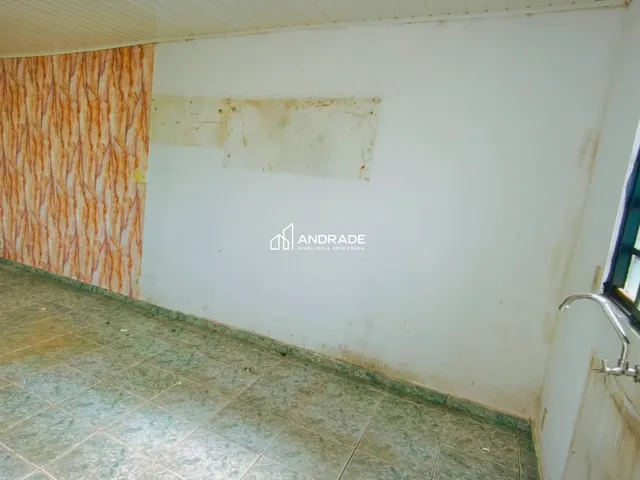 Casa com 228m² 2 quartos e 1 banheiro, à venda, no bairro Residencial Parque da Raposa em Apucarana