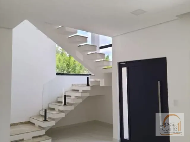 Casa com 232m² 3 quartos e 4 banheiros, à venda, no bairro Itapetinga em Atibaia