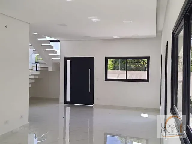 Casa com 232m² 3 quartos e 4 banheiros, à venda, no bairro Itapetinga em Atibaia
