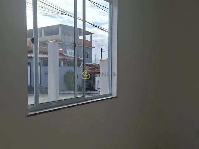 Casa 2 quartos e 1 banheiro, à venda, no bairro Roselândia em Barra Mansa