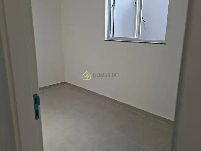Casa 2 quartos e 1 banheiro, à venda, no bairro Roselândia em Barra Mansa