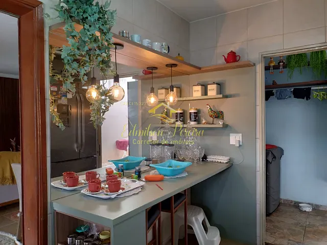 Casa com 250m² 2 quartos e 3 banheiros, à venda, no bairro Loteamento Chamonix em Londrina