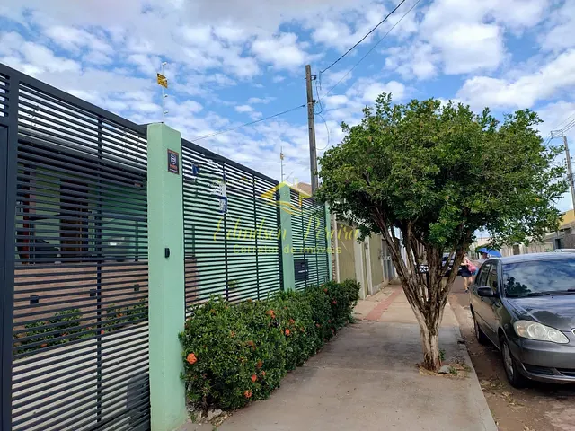 Casa com 250m² 2 quartos e 3 banheiros, à venda, no bairro Loteamento Chamonix em Londrina