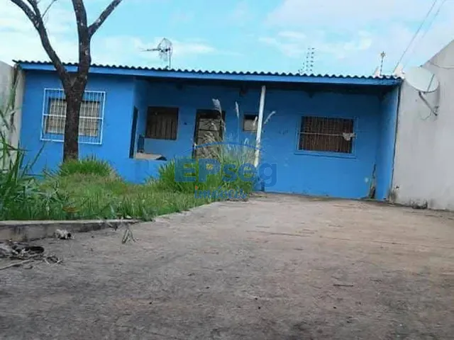 Casa com 250m² 2 quartos e 1 banheiro, à venda, no bairro Colinas em Londrina