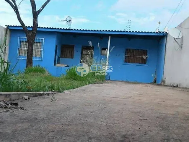 Casa com 250m² 2 quartos e 1 banheiro, à venda, no bairro Colinas em Londrina