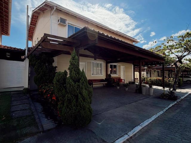 Casa 3 quartos e 3 banheiros, à venda, no bairro Morada de Laranjeiras em Serra