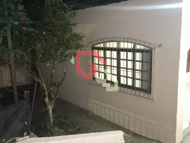Casa 2 quartos e 1 banheiro, para alugar, no bairro Jardim Santista em Mauá