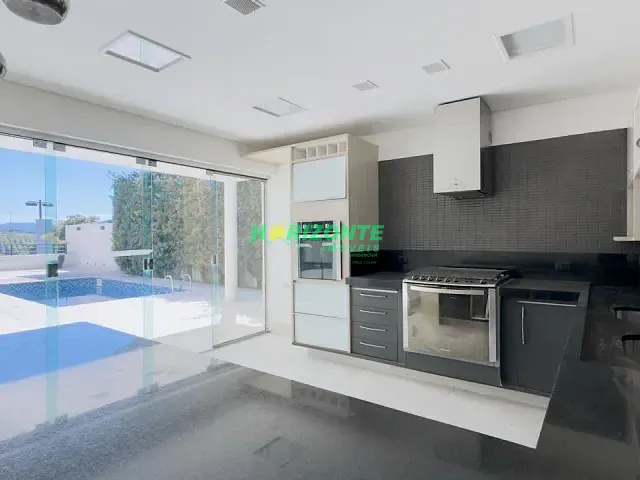 Casa com 527m² 6 quartos e 5 banheiros, à venda ou para alugar, no bairro urbanova em São José dos Campos