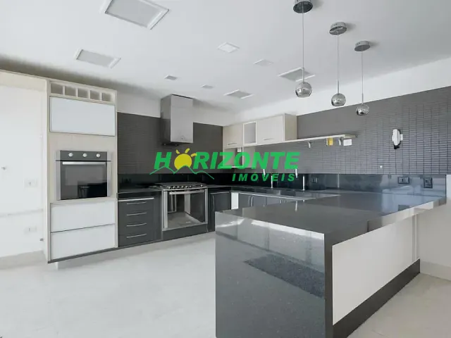 Casa com 527m² 6 quartos e 5 banheiros, à venda ou para alugar, no bairro urbanova em São José dos Campos