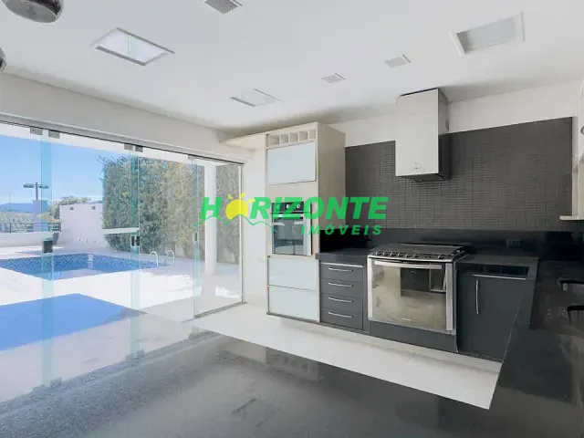 Casa com 527m² 6 quartos e 5 banheiros, à venda ou para alugar, no bairro urbanova em São José dos Campos