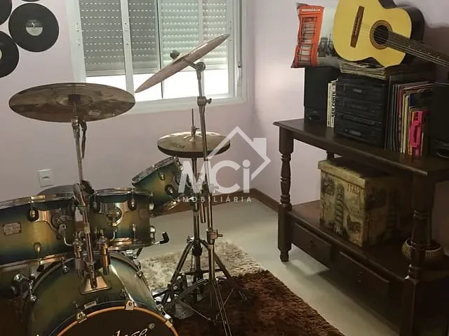 Casa 4 quartos e 2 banheiros, à venda, no bairro Areal em Pelotas